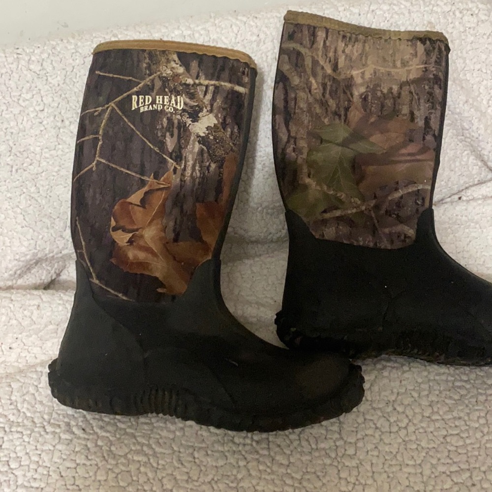 Youth size 3 camo boots
